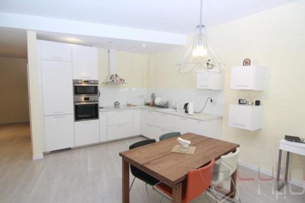 Kraków, Stare Miasto, Tarłowska, **Apartament w Centrum**77m2**Do wejścia