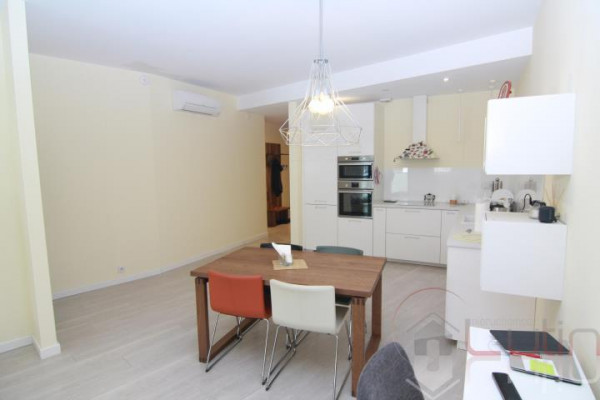 Kraków, Stare Miasto, Tarłowska, **Apartament w Centrum**77m2**Do wejścia