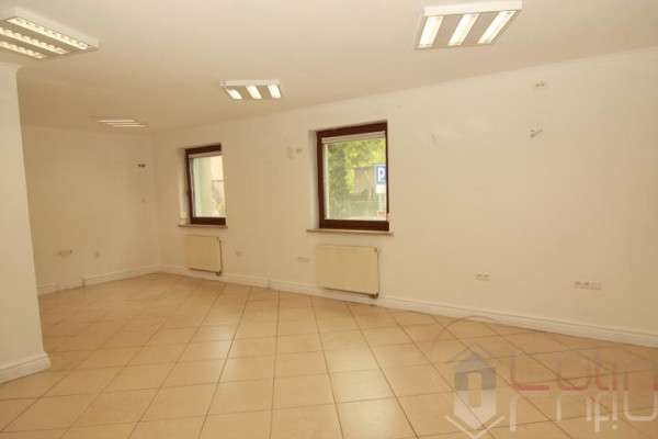 małopolskie, Krak&oacute;w, Krowodrza, Oboźna, **Frontowy Lokal**45 m2**Biuro**Usługi